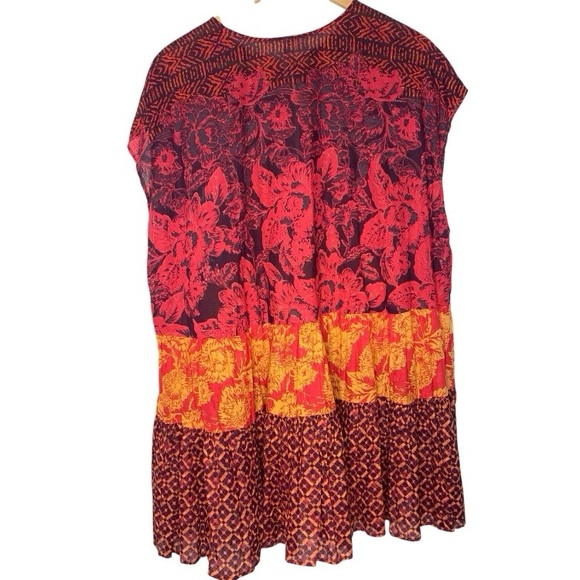 FREE PEOPLE Gotta Have You Key Hole Neckline Flowy Boho Top Tunic Size Large NEW - Picture 3 of 3